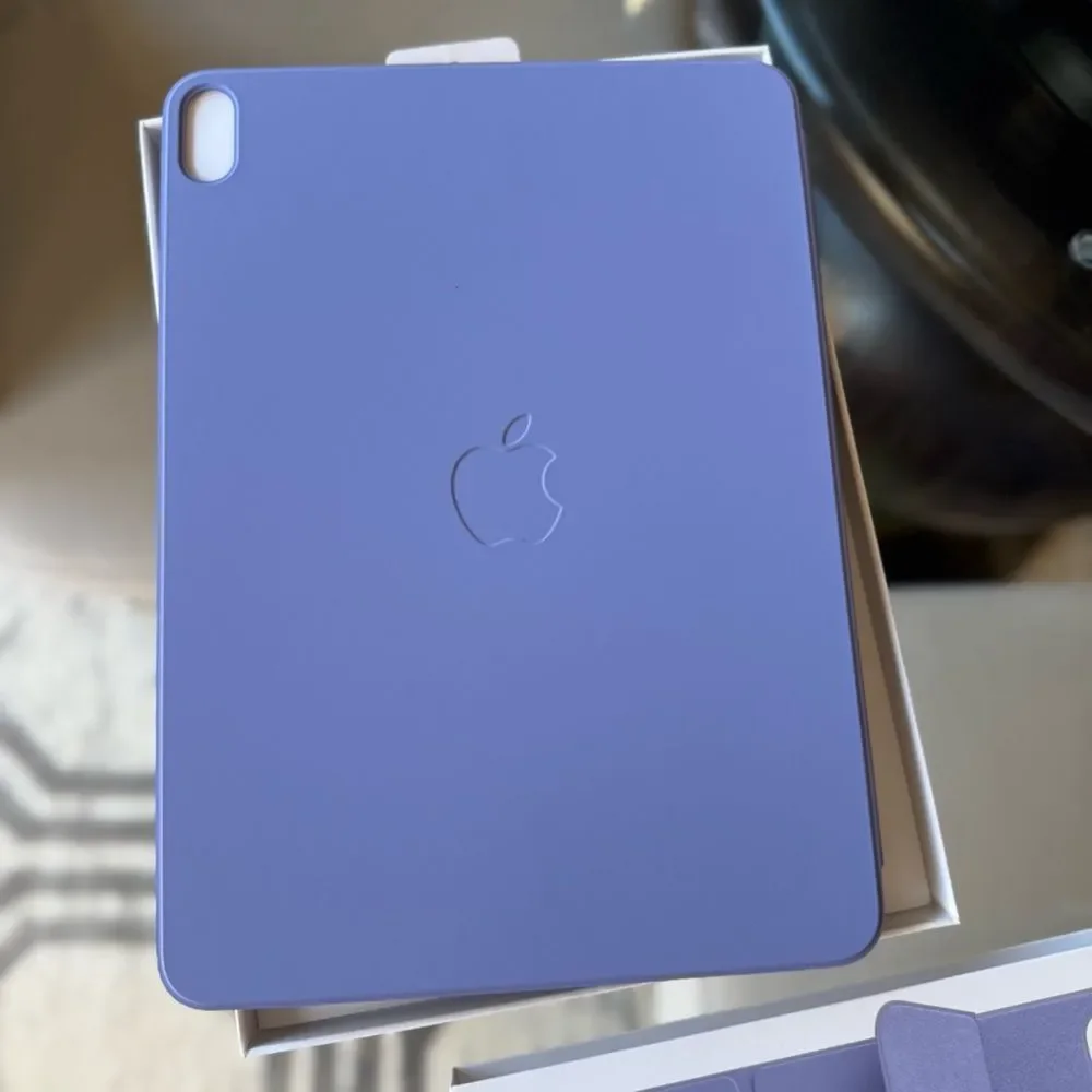 Apple iPad Air Smart Folio 4th and 5th Generation in English Lavender NIB